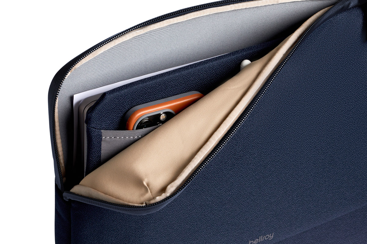 Bellroy Laptop Caddy 16" - Navy